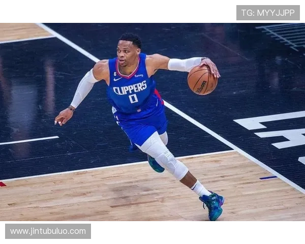 威少为爱犬庆生十一岁依然活力四射你是我心中的真正MVP